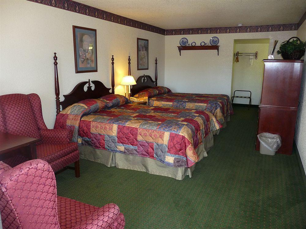 The Kc Motel Show Low Exterior photo